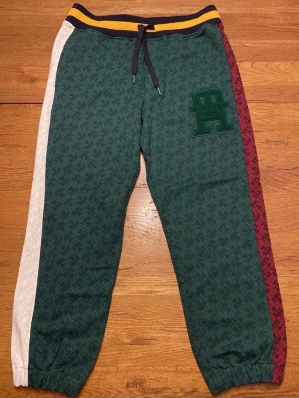 TOMMY HILFIGER
TOMMY X ANTHONY RAMOS COLORBLOCK MONOGRAM JOGGER